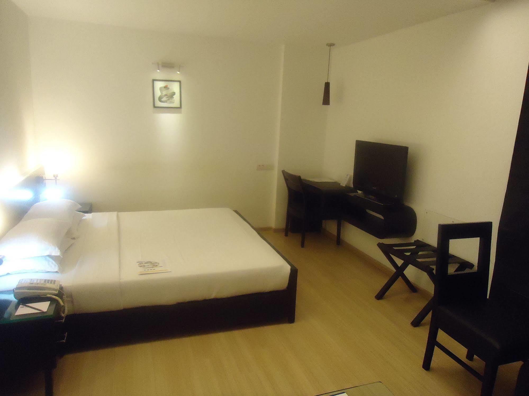 Comfort Inn Sunset Ahmedabad Ngoại thất bức ảnh